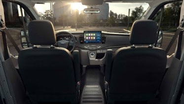 E-Transit搭载了新一代车载互联娱乐系统SYNC® 4,配备了12英寸触摸中控屏、强大的语音识别系统以及高精度导航 E-Transit搭载了新一代车载互联娱乐系统SYNC® 4,配备了12英寸触摸中控屏、强大的语音识别系统以及高精度导航